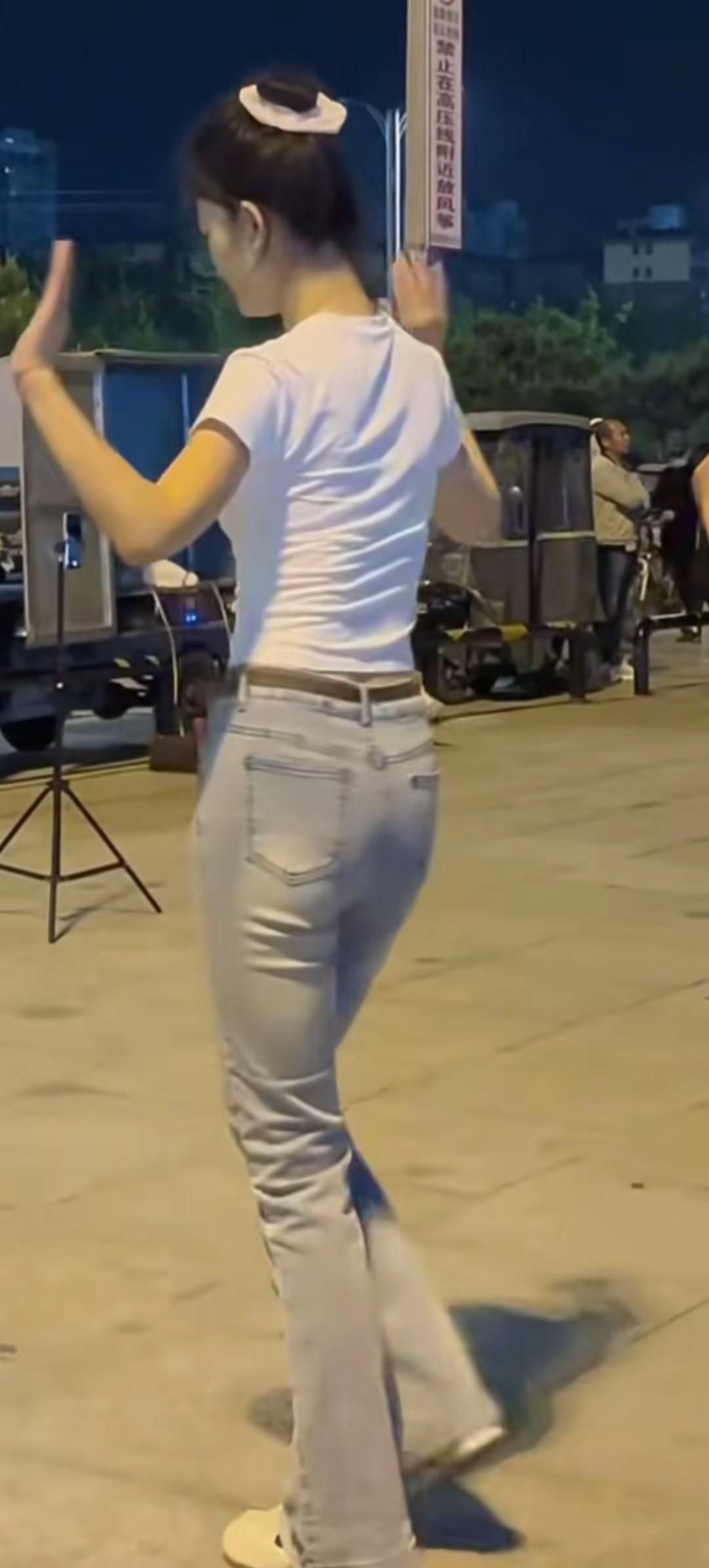 千万不要在垃圾堆里证明自己一定要把自己养得好好的，好到任何人都得掂量掂量才敢靠近