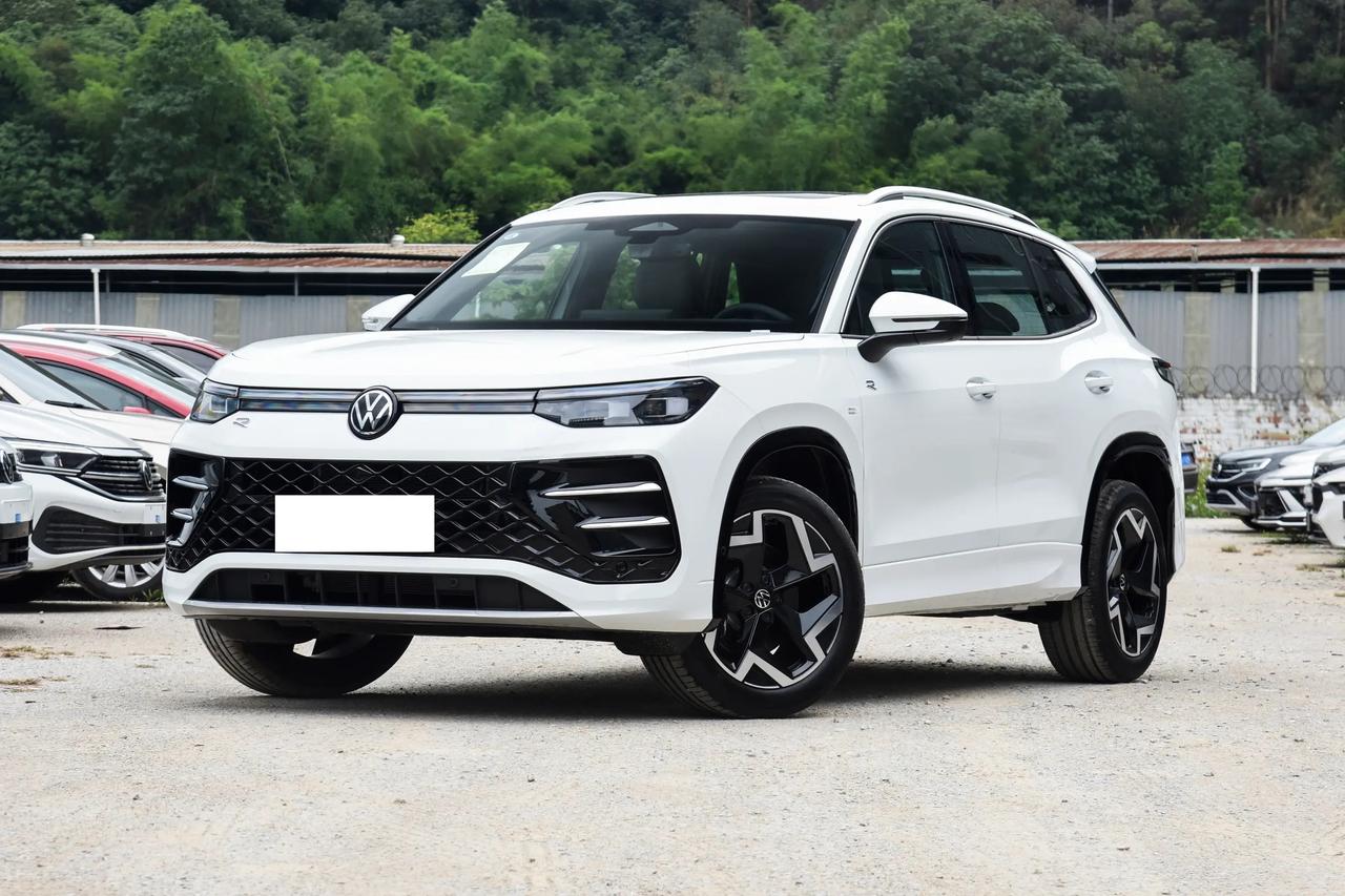 和老款探岳相比，一汽-大众探岳L 380TSI 35周年严选款变化不是发动机，而