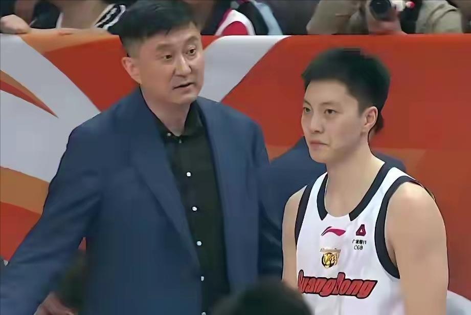 胡明轩顶薪拿得烫手，状态断崖式下滑，德比战前还能不能扛住压力？

昨晚广东主场9