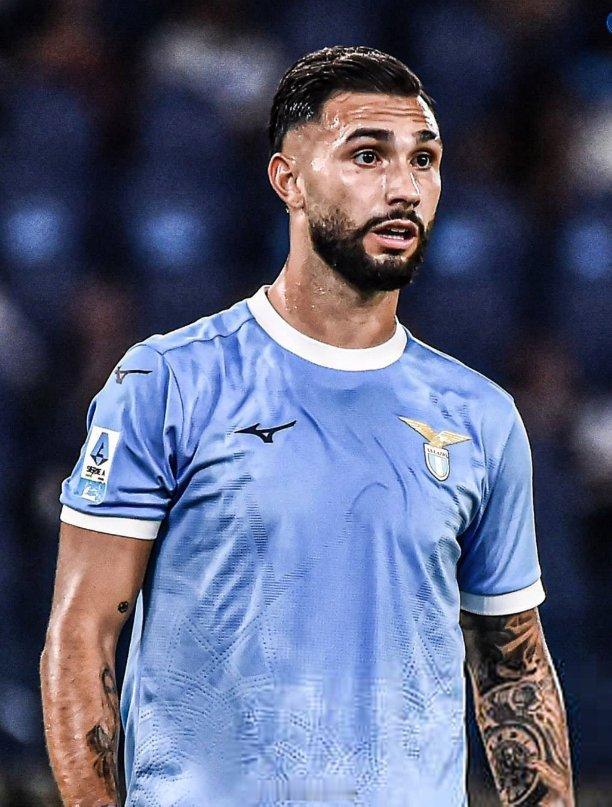 热那亚0比3拉齐奥 🇦🇷 拉齐奥的瓦伦丁·卡斯特亚诺斯对热那亚一进球一助攻 