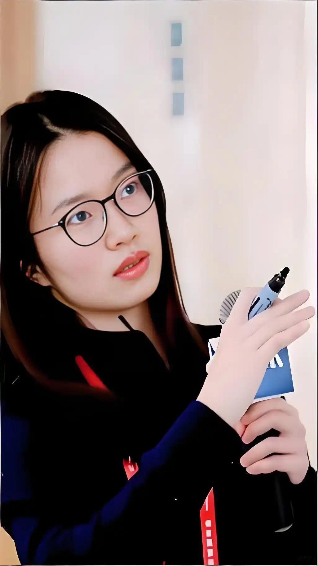 王虹获菲尔兹奖‌绝对算是中国人的骄傲‌！

王虹在获奖后，法国总统马克龙第一时间