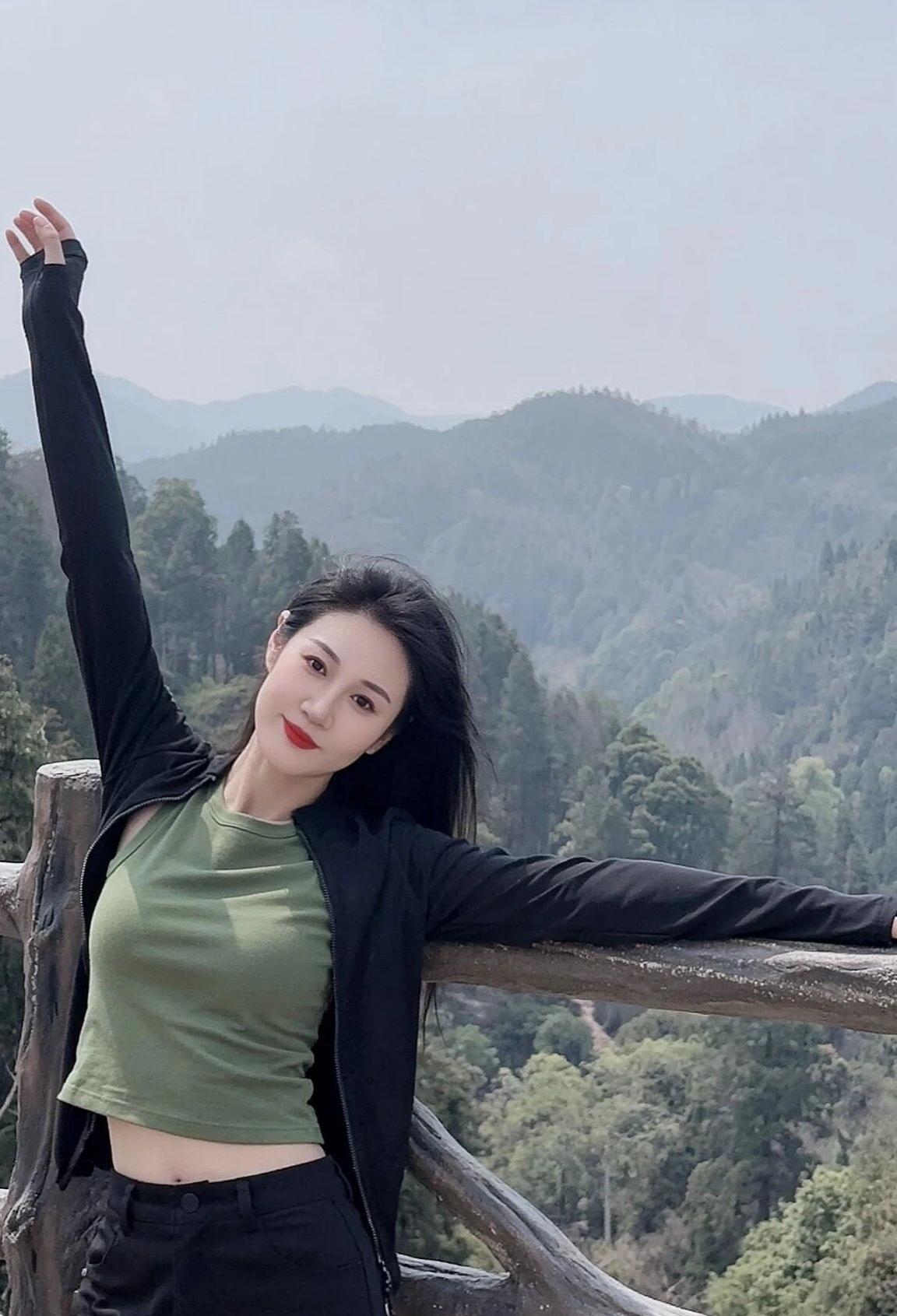 好希望一觉醒来回到小时候，发现现在所经历的一切都是一场梦，活的太不容易了，不知道