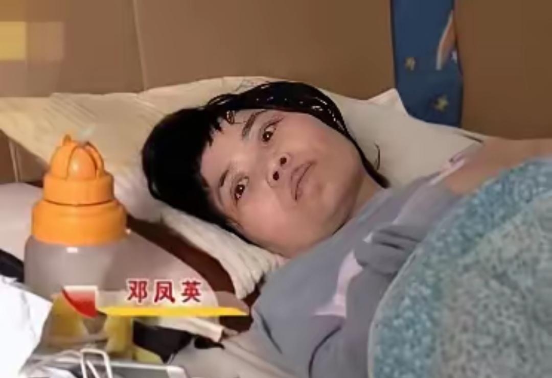 34岁云南女子瘫痪在床，无父无母，相恋12年的男友，每天给她做饭洗澡，对她不离不
