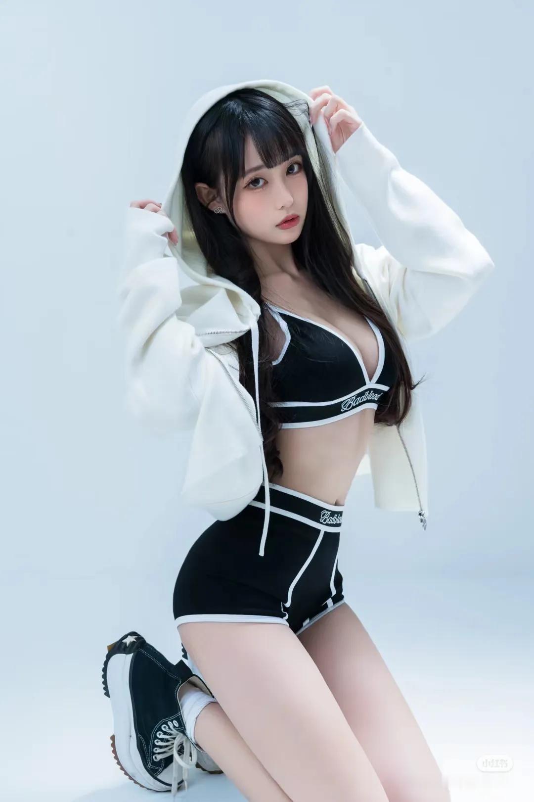 话说台湾近几年就推出了许多颜值，身材，以及气质都相当不错的新晋博主，而玮庭就是其