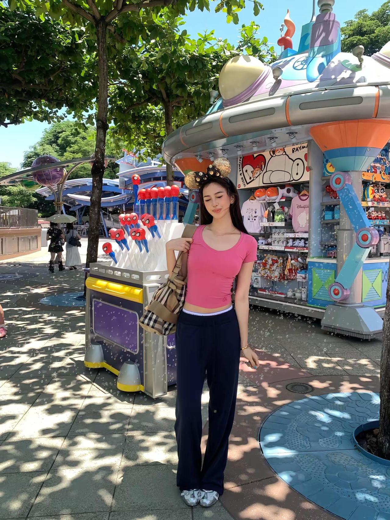 DISNEY I AM INSIDE OF U🎀迪士尼 ootd我的穿搭日记