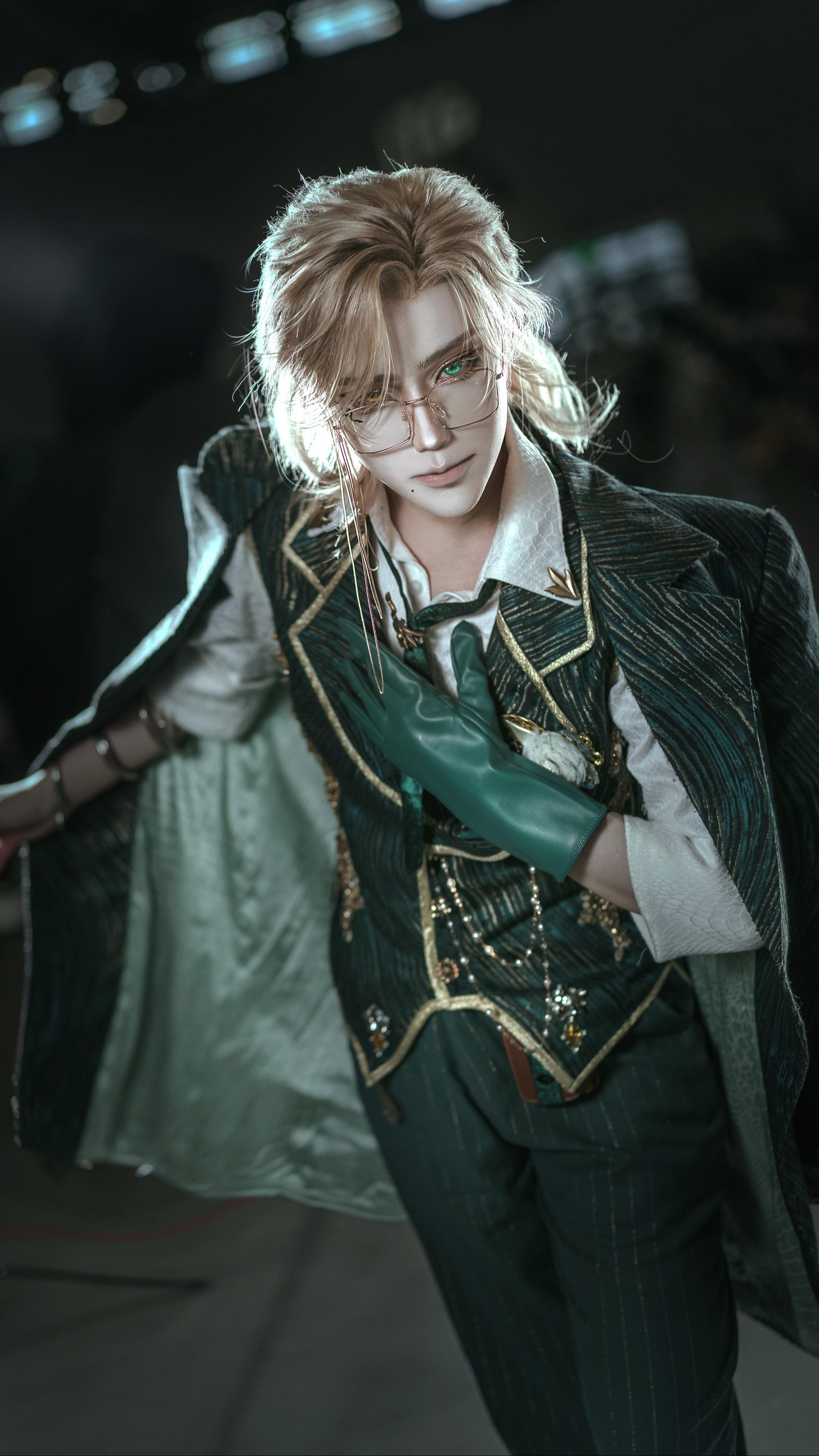 中景，近景，大头。