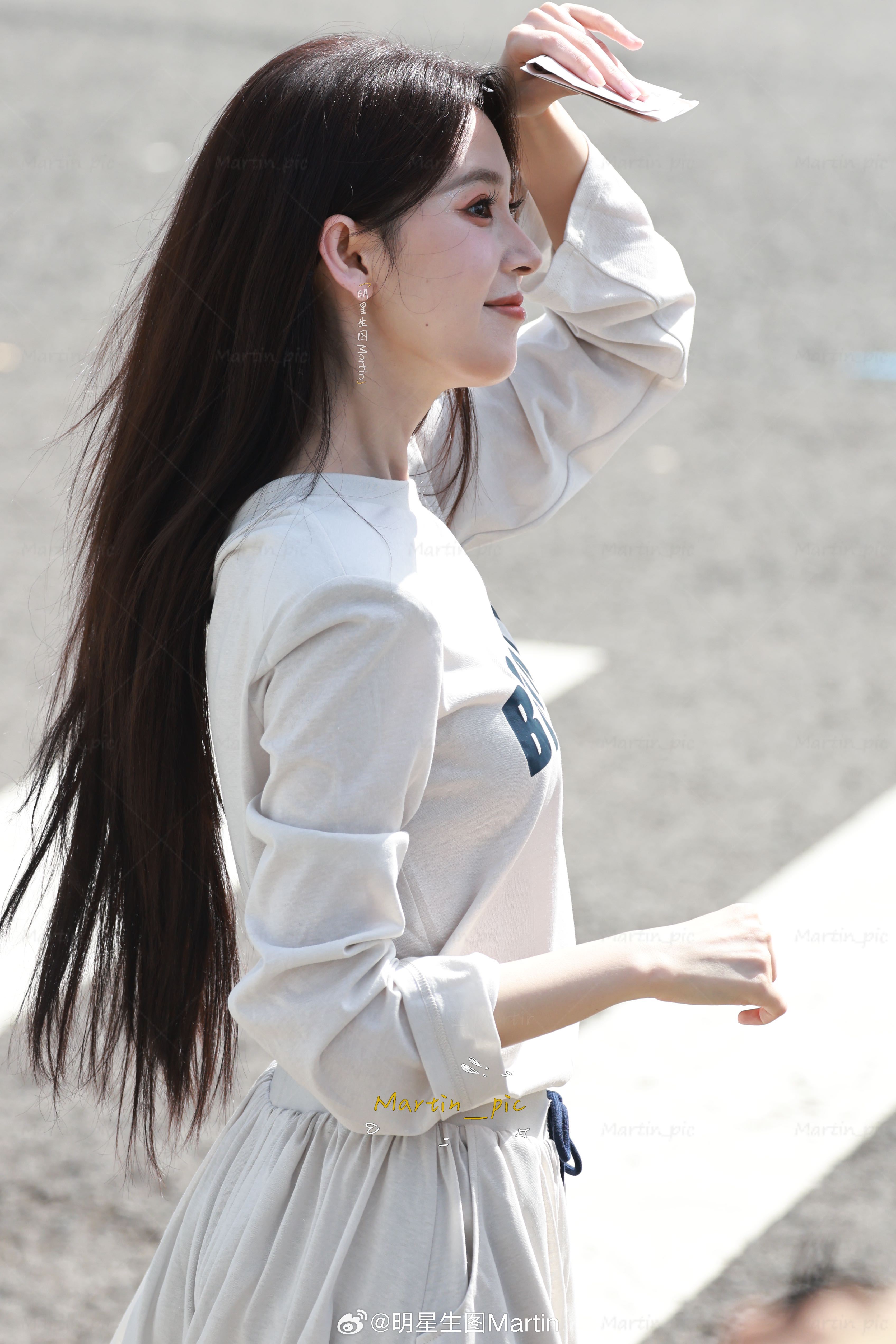 陈瑶 陈瑶浪姐上班生图今日份陈瑶浪姐上班生图 状态太好啦！！陈瑶镜头 陈瑶恋爱告