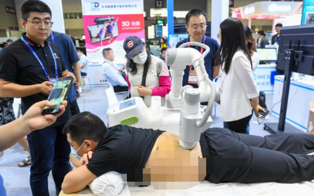 今天一看日历，2024年11月15日，星期五，感觉时间过得真快啊！咱们的自媒体圈