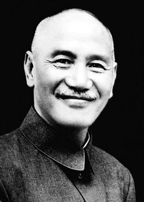 蒋介石仓皇逃台
却能顺利接管。背后掌权者是谁？竟毫无反抗直接交权？
 
1949