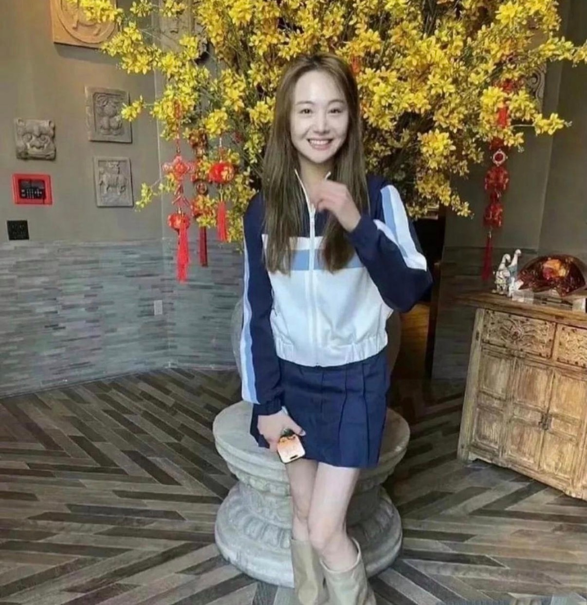 郑爽近照，完全没有明星样，已经彻底沦为路人。 ​​​