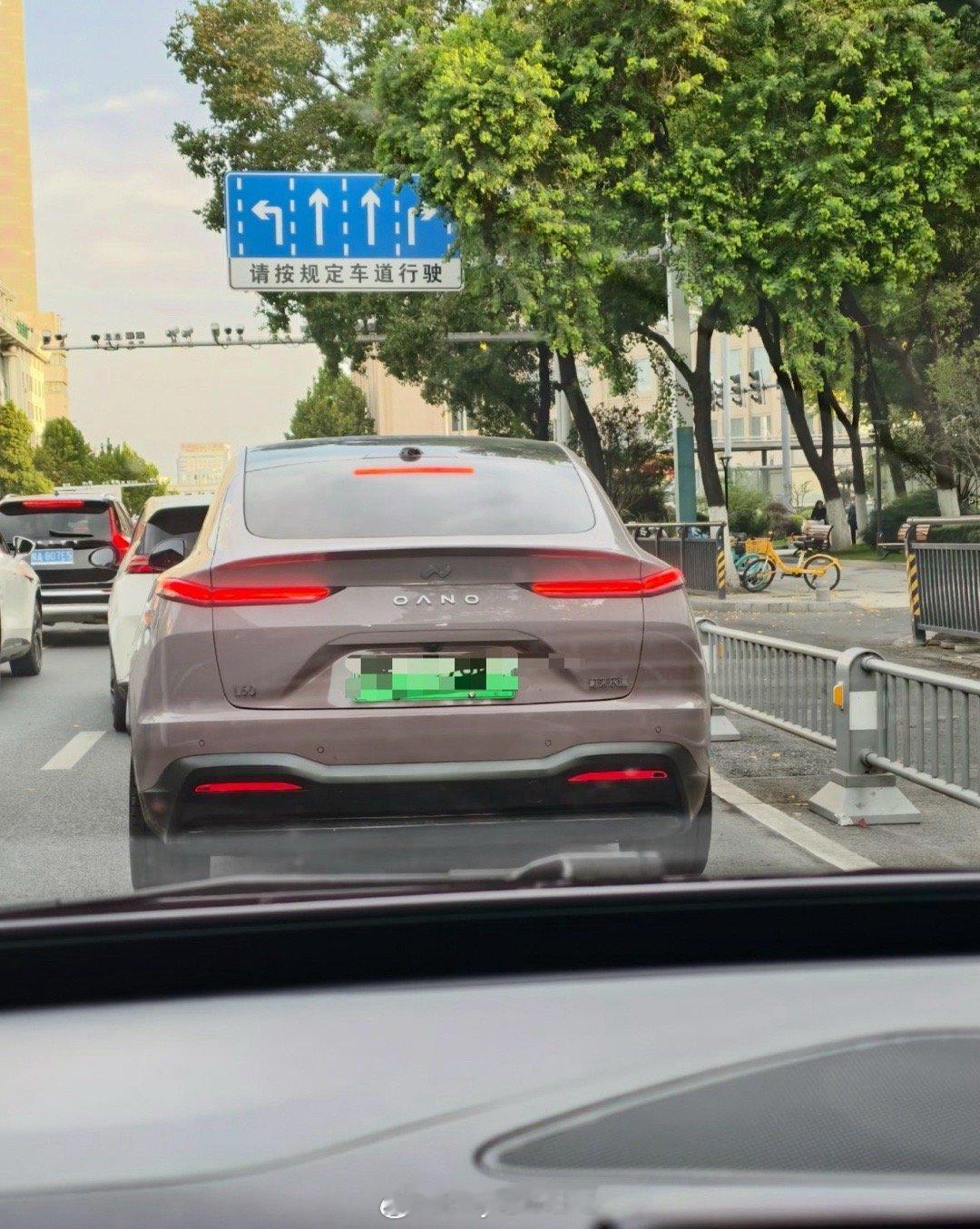 这台乐道看着怎么有点怪怪的？说不上来大v聊车 ​​​