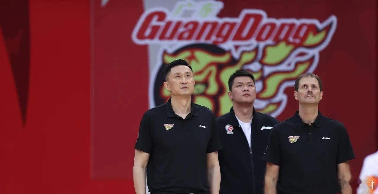 广东男篮主场人山人海！虽然球队不敌北京男篮，但广东男篮却在昨天晚上宣布一个好消息