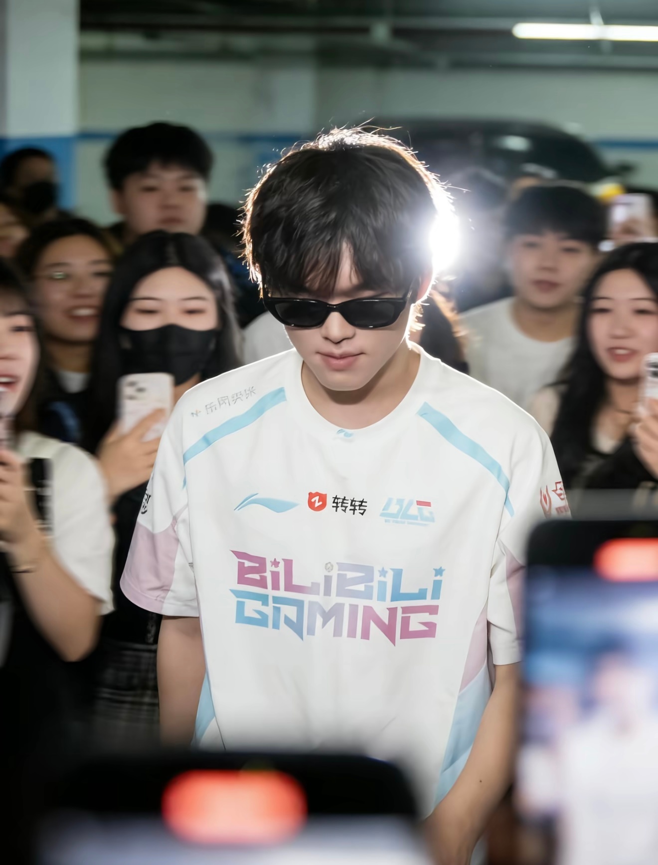 不是，bin哥搞这么帅英雄联盟