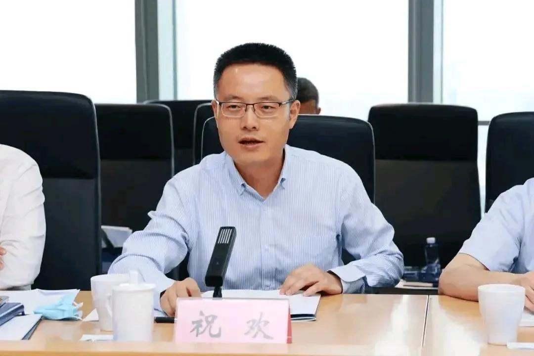 被马翔宇举报的局长撤职降级了！
从官方通报来看，马翔宇的举报内容基本属实的，不过