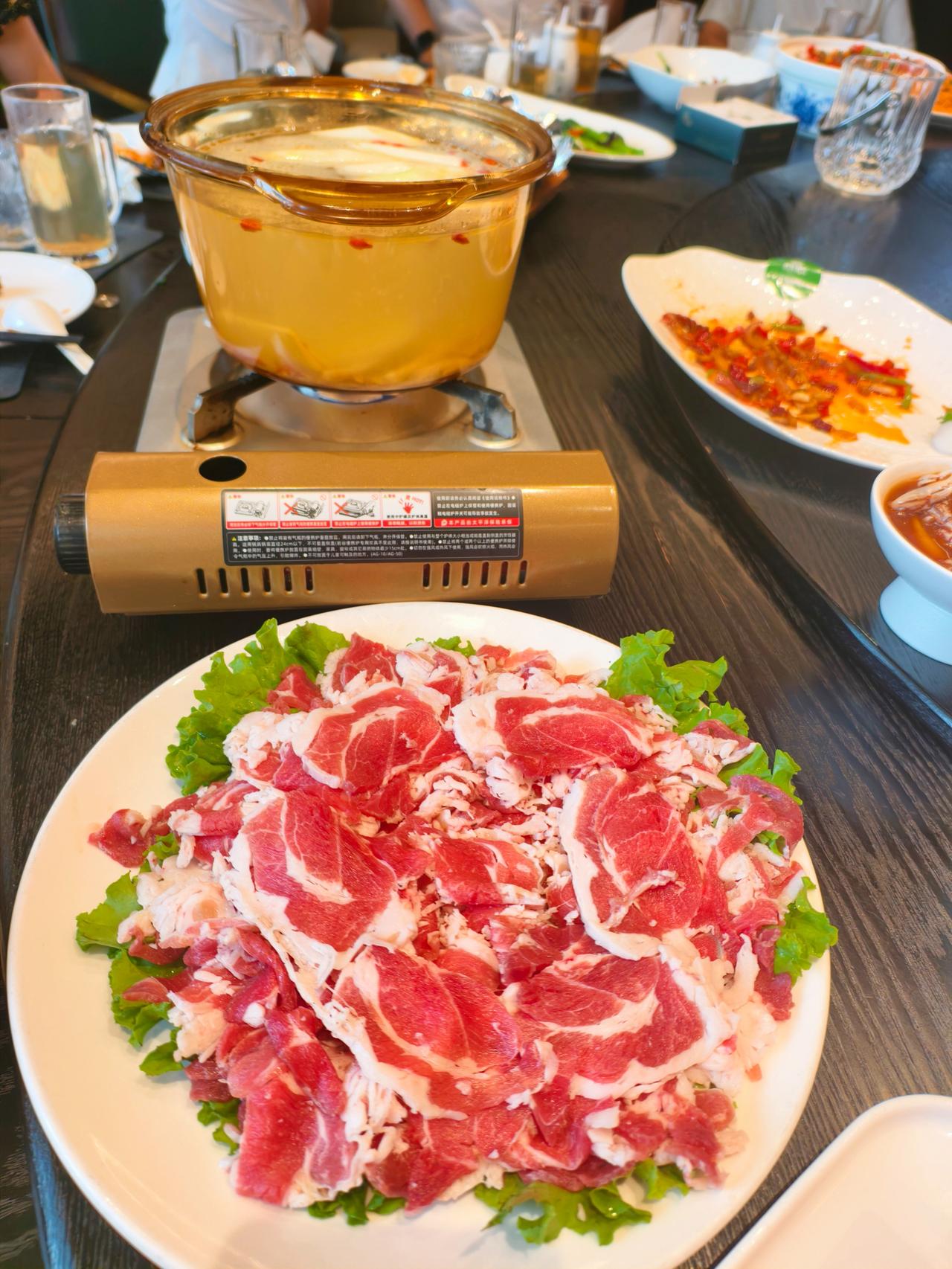 我发现灵武这边好吃的特别多，难道是因为靠近吴忠？！
十几年前去吴忠就被它的美食打