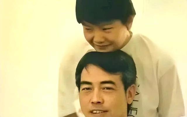 陈红为啥不敢怼洪晃？这是平台推荐给我的话题[奸笑]

按说陈红和洪晃没有交集，她