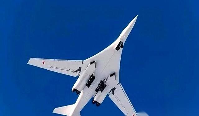 翻开中国军工的逆袭账本，当年从乌克兰手里接过的那些“家底”，绝对是浓墨重彩的一笔