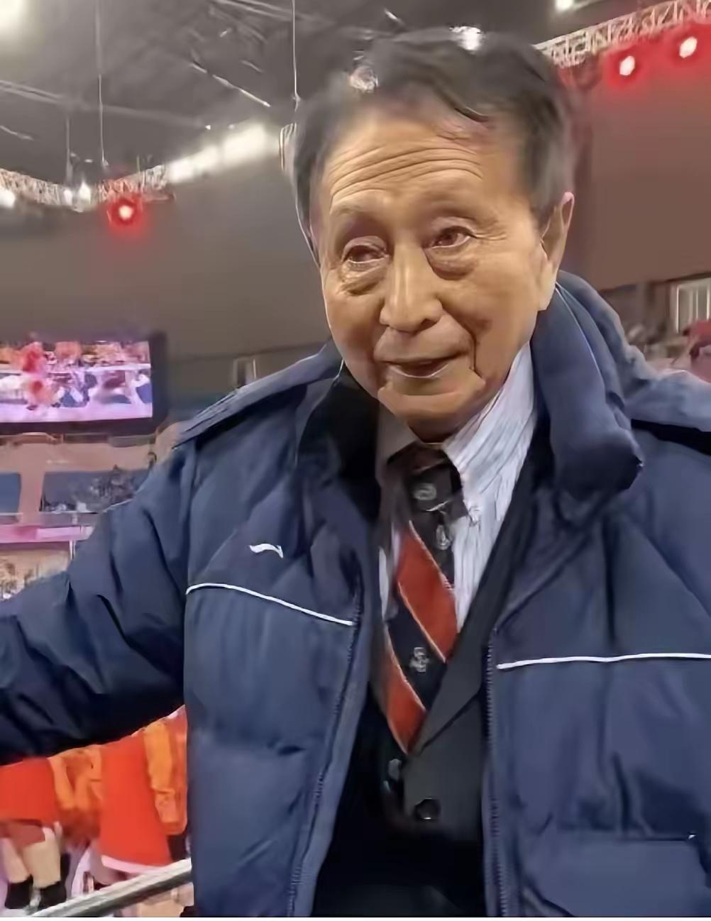 87岁的宋世雄如今独居在北京养老院，身边无人陪伴，看着让人心里发酸。想当年，他凭