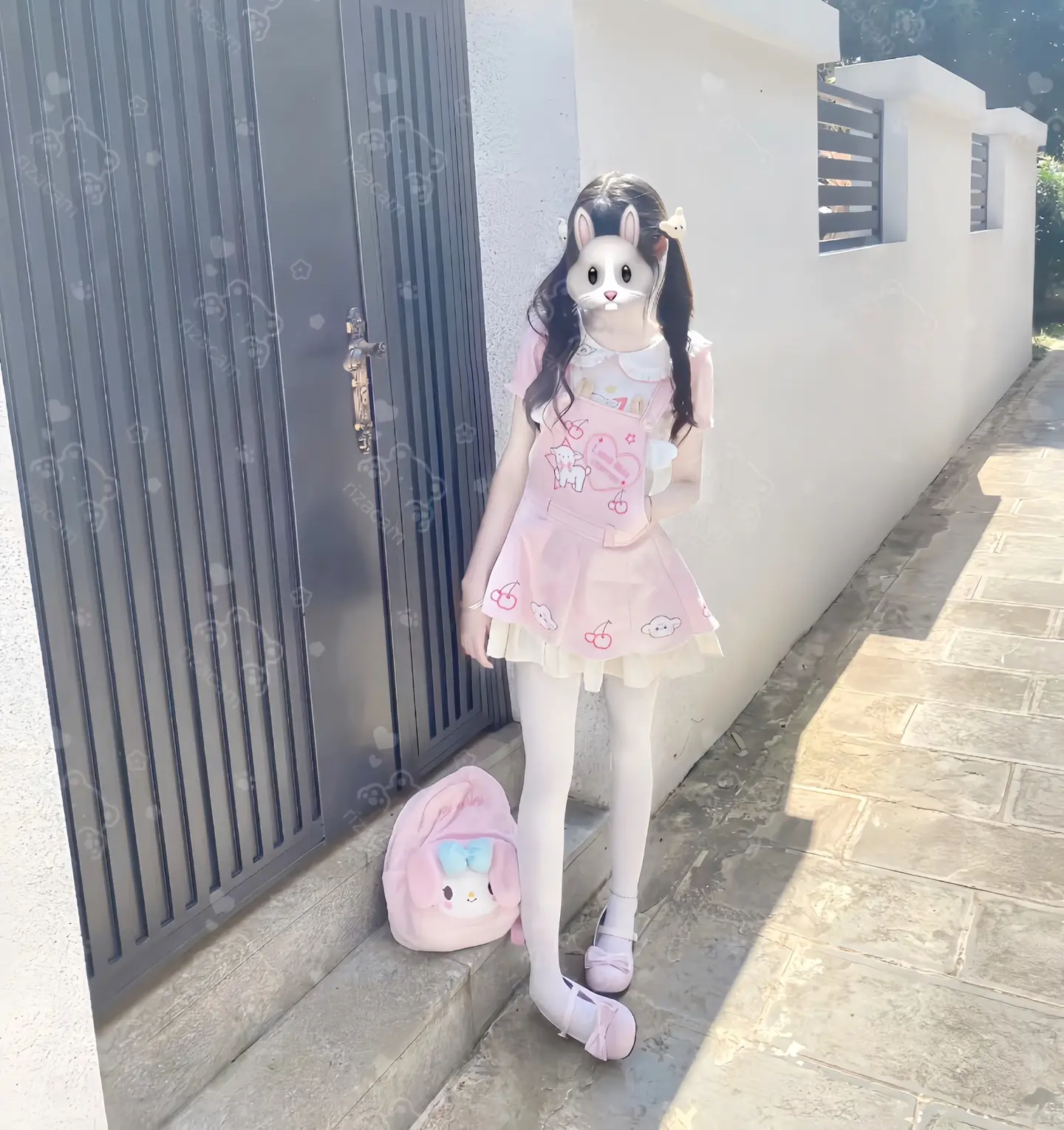 如果全世界都揪着你的错职责你 那我就蹲下来抱抱你