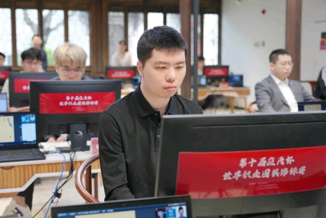 最新等级分~李钦诚跃进前六~柯洁仍位居榜首





进入四月份国内外赛事增多，