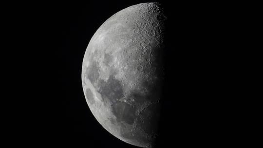北京时间8月5日下午14时35分，SpaceX猎鹰9号火箭的废弃残骸在太空漂泊了