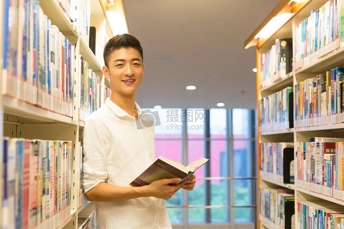 读书的“双效神丹”：内外双调，破茧成蝶

正月初九，马年春风劲吹。朋友圈里，有人