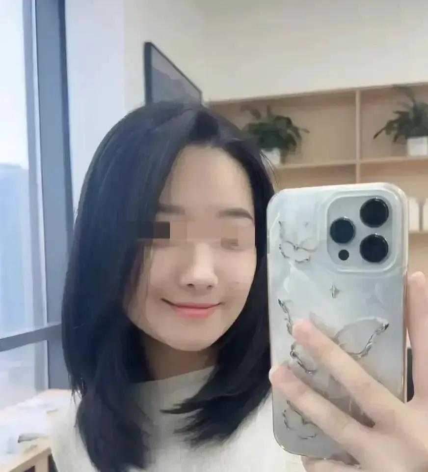 女游客在三亚被蛇咬伤，为什么转了两家医院都没能救回来呢？其实原因很简单:

她自