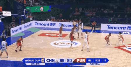 这是CBA MVP的真实水平！
空篮不进，篮下技术粗糙，脚步凌乱……
2012年