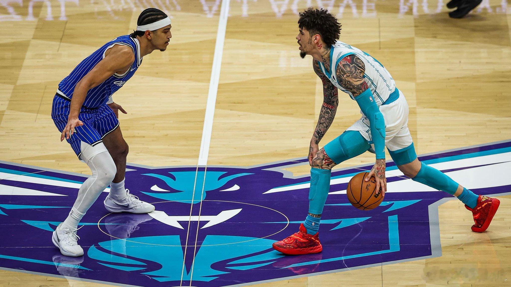 同是弗罗里达州的球队，不多说了，魔术周六给我狠狠干黄蜂！魔术vs76人nba附加