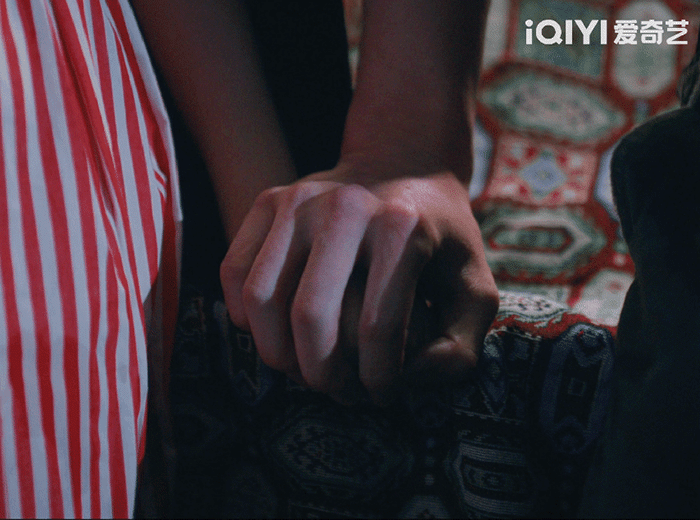 所有的越界都是双方默许的共谋暮暮朝朝的暧昧期真的太好嗑了，那些看似越界的互动全是