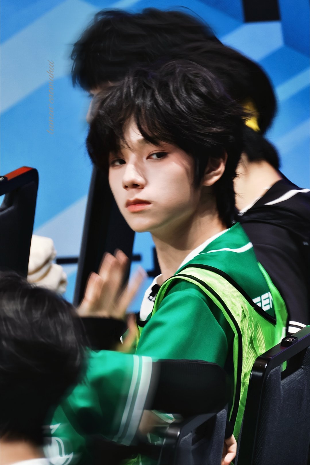 王橹杰 🎻王橹杰 四代惊鸿主唱为什么你带我走过最难忘的旅行 然后留下最痛的纪念