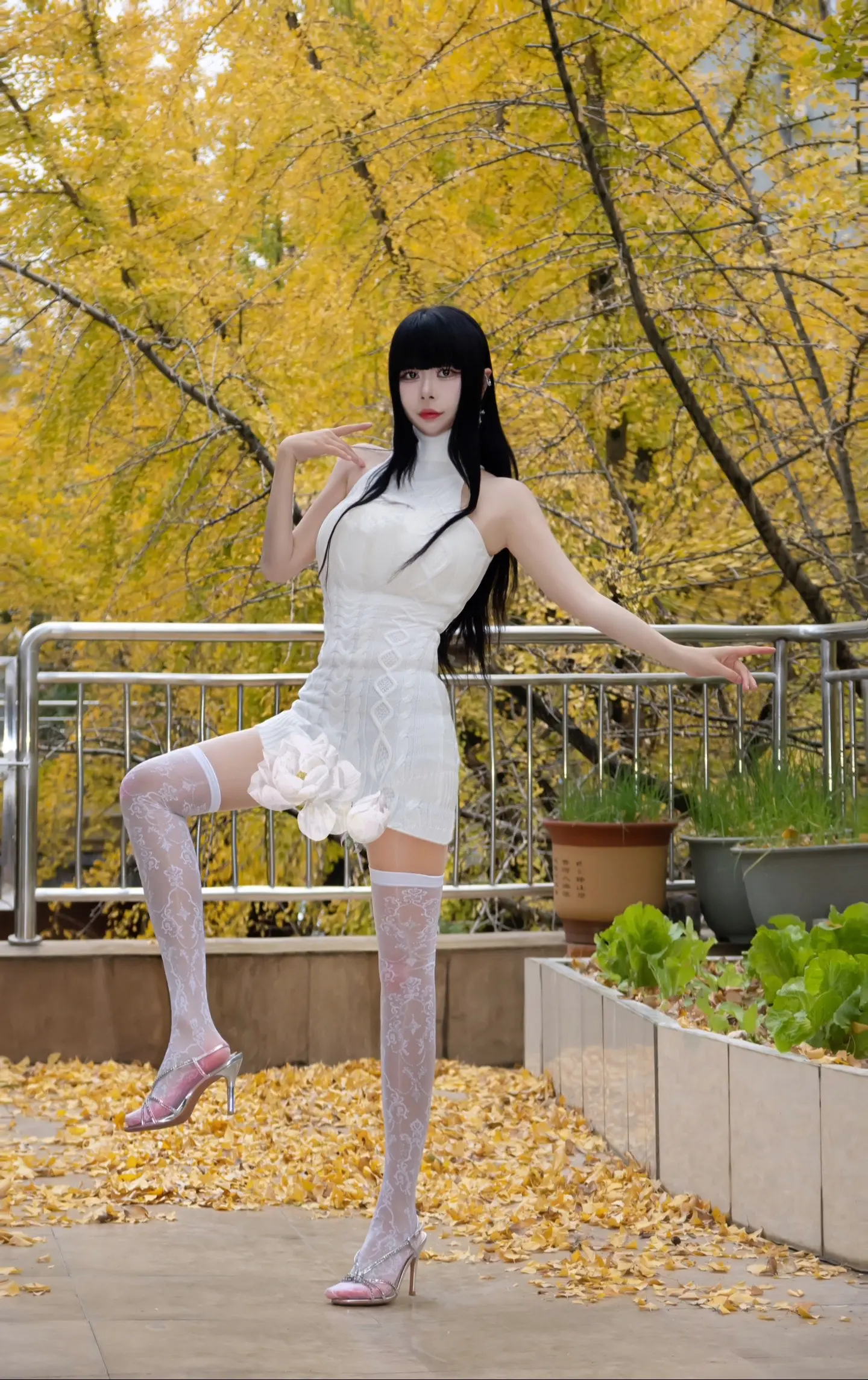 不是说恨我一辈子吗 怎么我勾勾手你又凑过来了