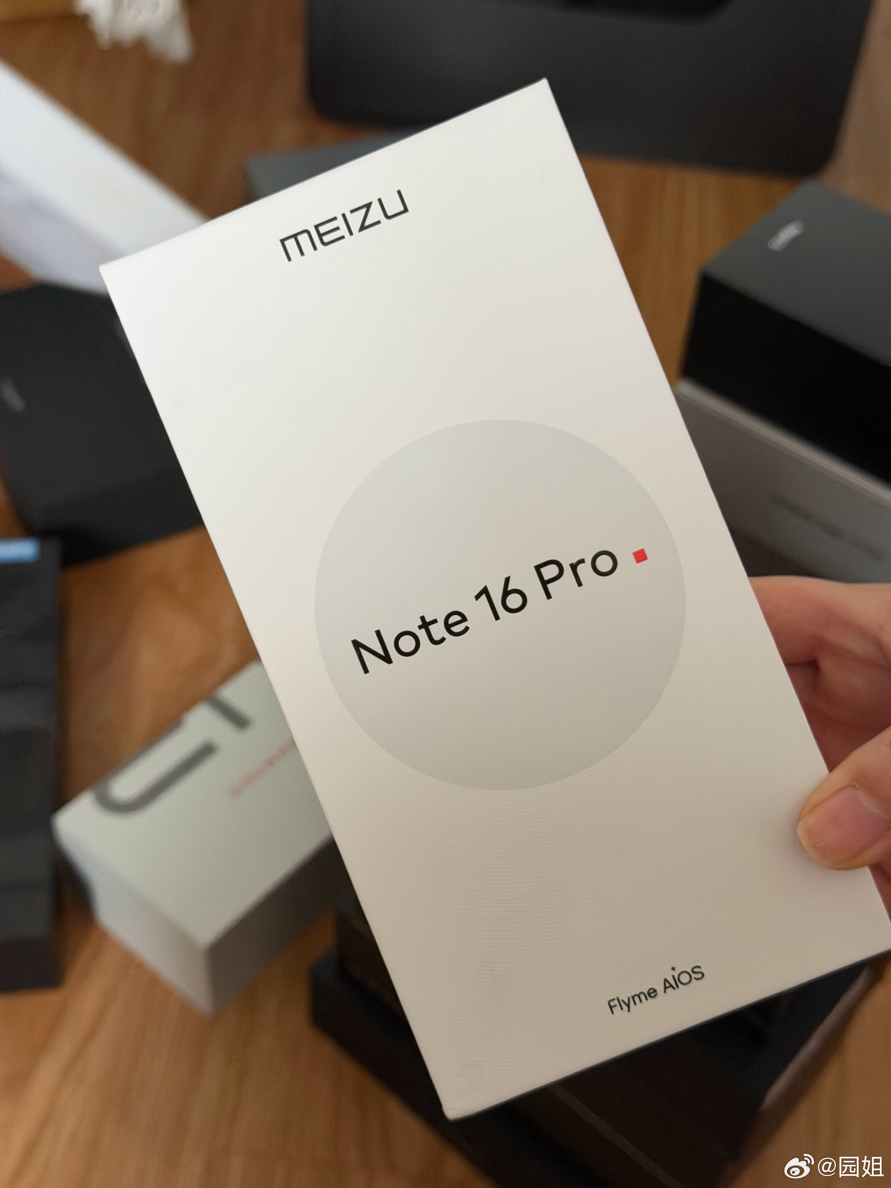才发现手里还有一台魅族Note16 Pro，现在已经是老古董了，珍藏版了～ 
