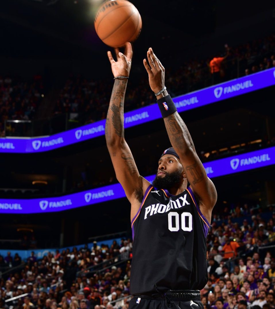 赛季至今，湖人让对手投出了38.1%命中率，联盟第三高。进入12月以后，对手三分