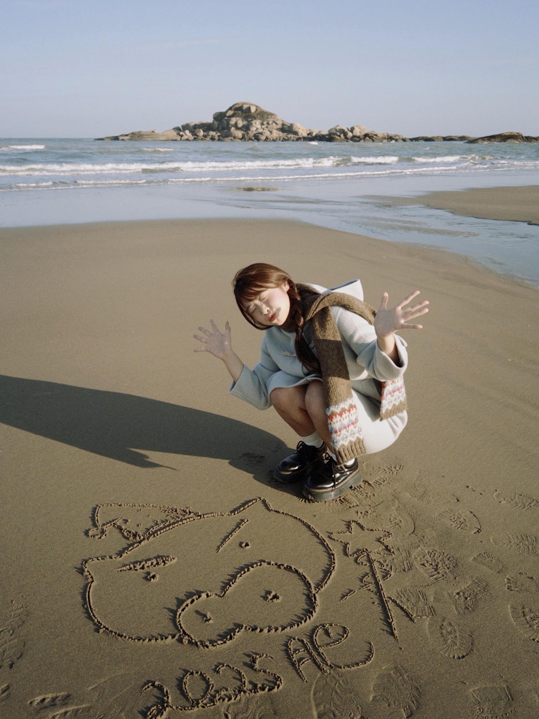 掉眼泪只是因为最近脸太干了 需要补水