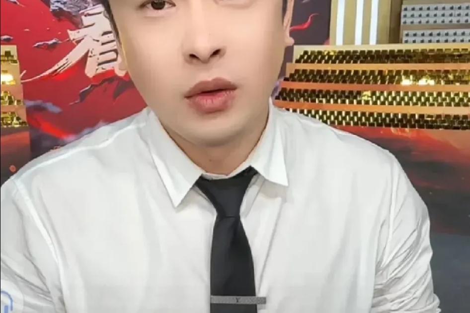 辛巴三层卡脖子，以无力回天。

① 平台不想再惯着他

快手早年靠他起量，现在“