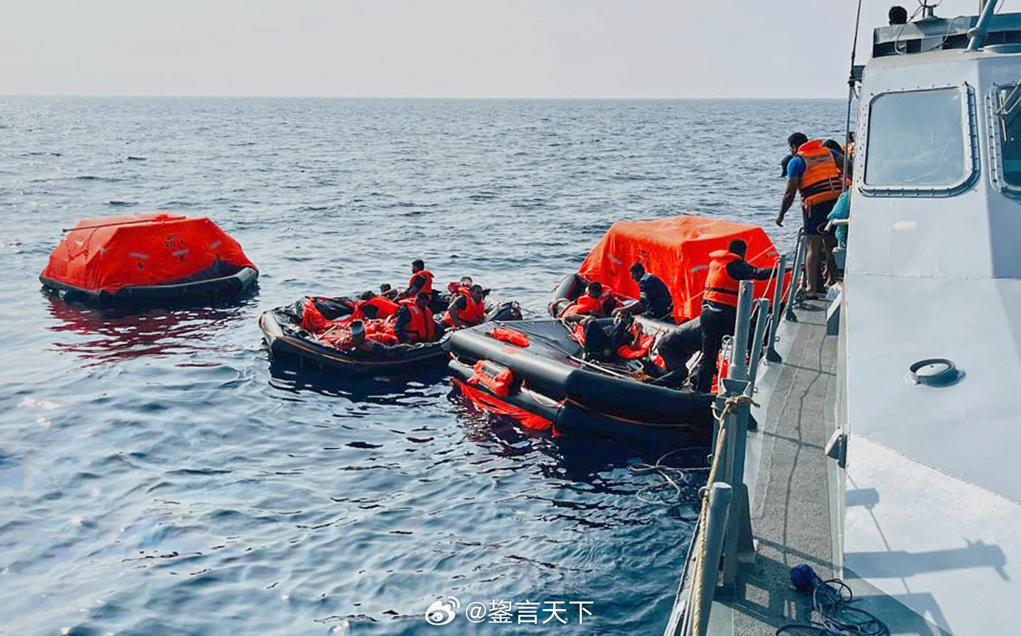 美军击沉伊朗军舰，后来又未救援幸存者，或违反《日内瓦公约》 《HuffPost》