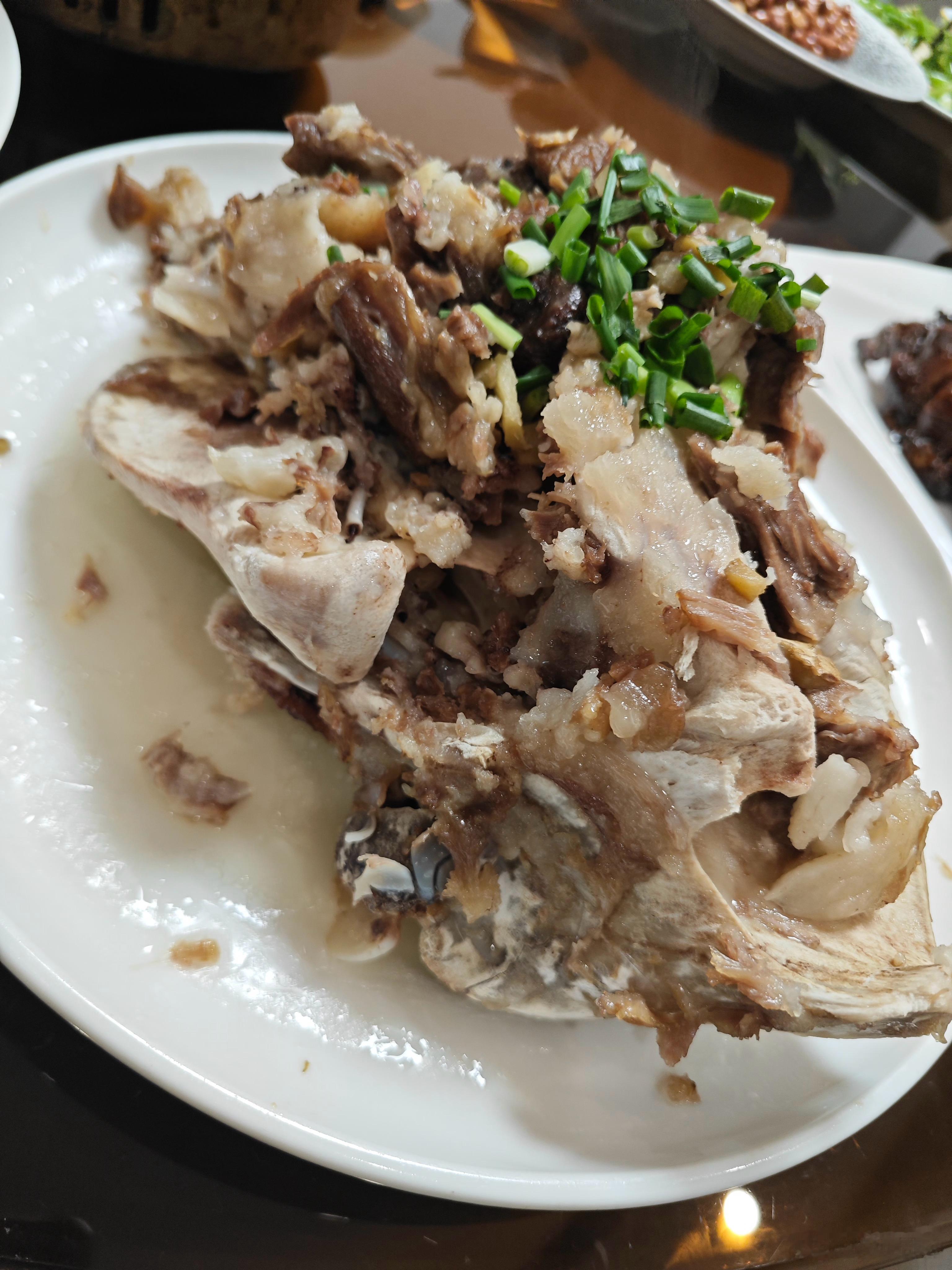 最近确实很火，其实绝大多数人赶去打个存在感，等个几个小时也心甘情愿，还不如看看长