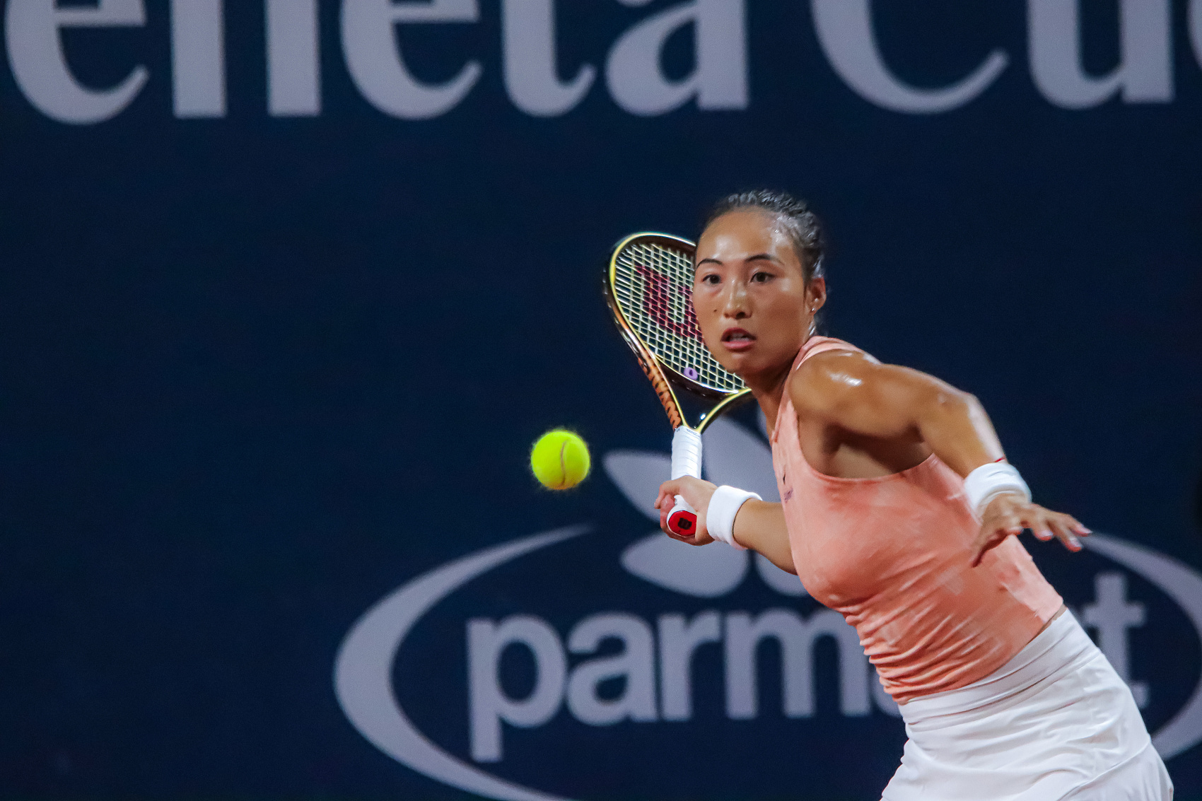郑钦文晋级巴勒莫四强WTA250巴勒莫站1/4决赛，头号种子郑钦文以6-1/6-