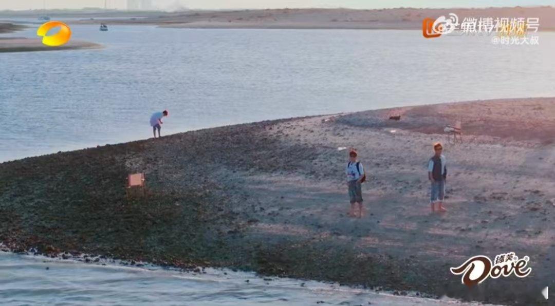 王铮亮模仿张远创造营名场面  快乐再出发熟人局 不得不说，王铮亮和张远的友情真是