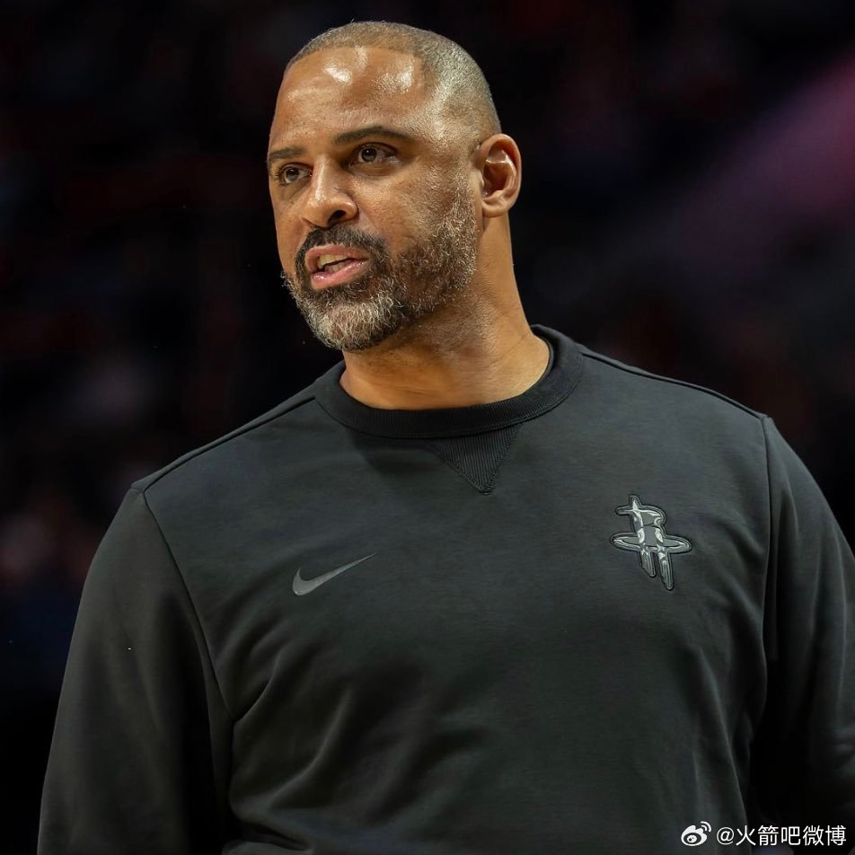 本赛季火箭队在关键时刻的表现：👇👇战绩：7胜12负投篮命中率：39.5%-2