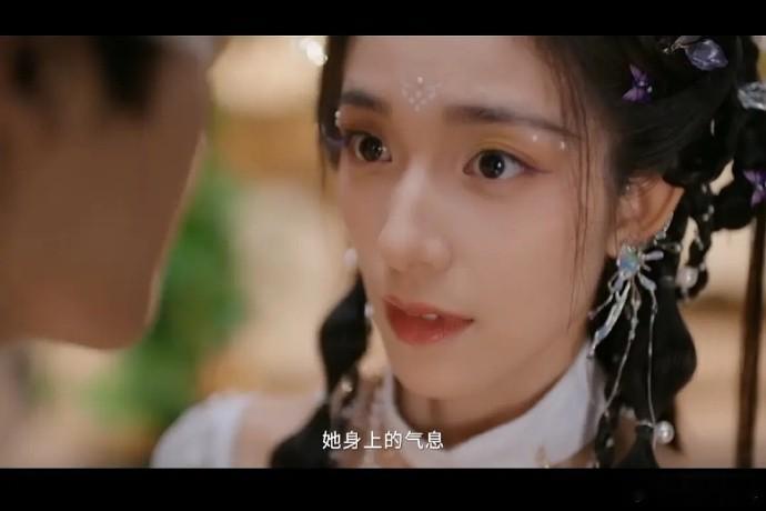 即便是最出色的演员，也难以抵挡镜头的无情挑剔。 