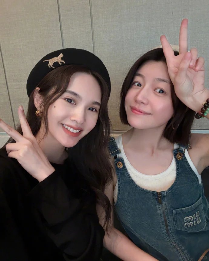 杨丞琳陈妍希生日合照杨丞琳陈妍希生日合照 ​​​