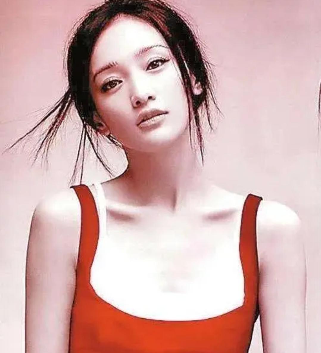 这一夜，51岁的周迅秒了46岁的章子怡，自然老去比科技脸强多了！娱乐 明星