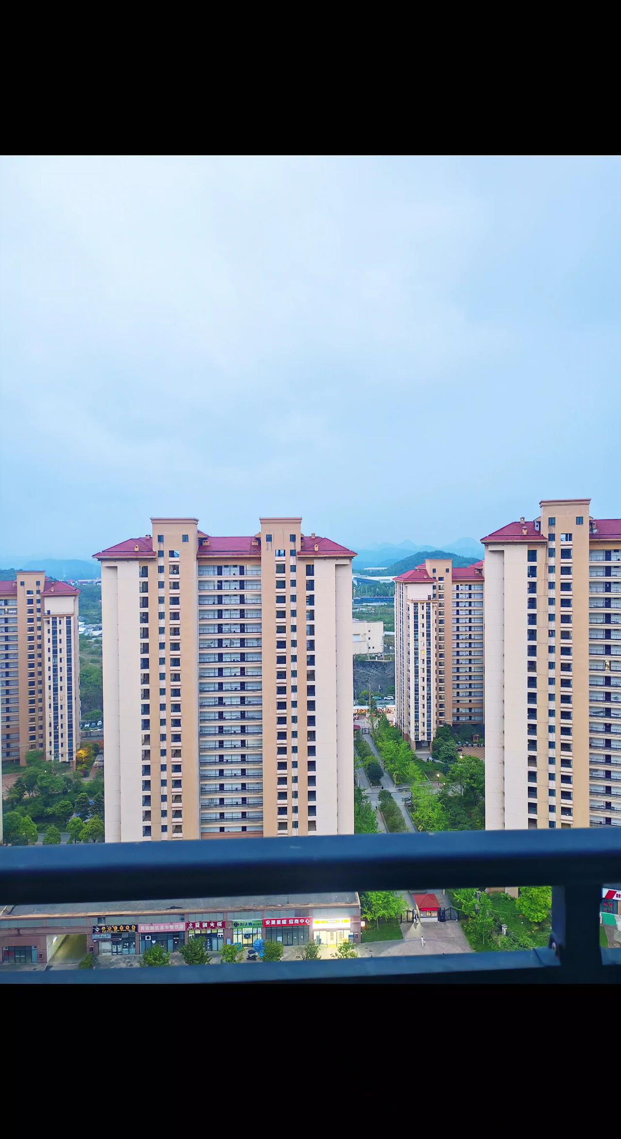 小区周边环境视角 跟拍