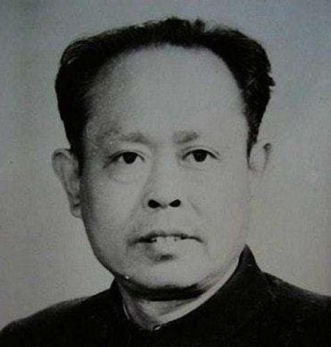 1949年，国军师长李碧光被俘，面对审问，他提了一个奇怪的要求：“能否帮我给周恩