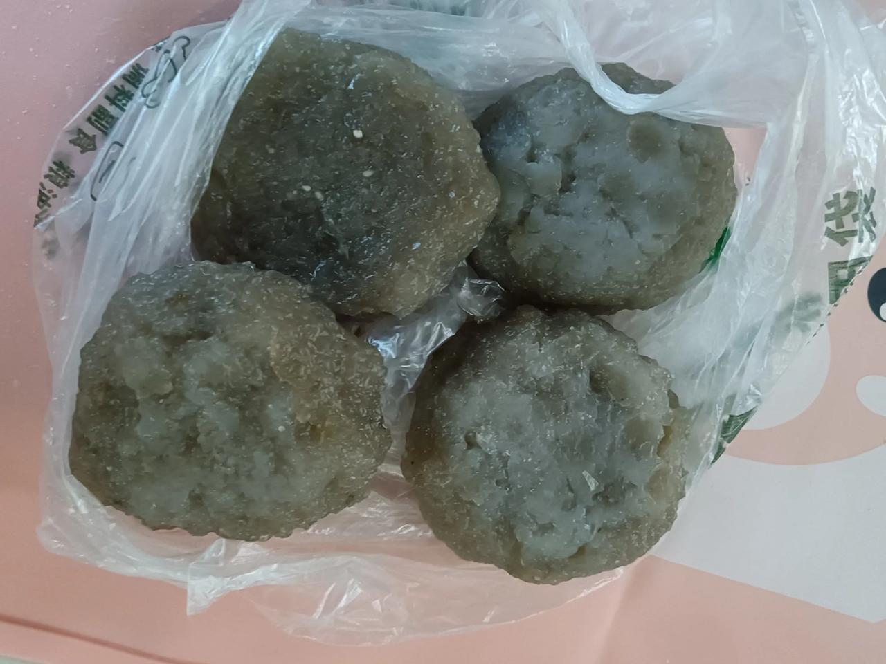 今天孩子同学打来电话，邀请孩子过去帮忙做点事。忙完后，中午就在同学家吃饭，同学的