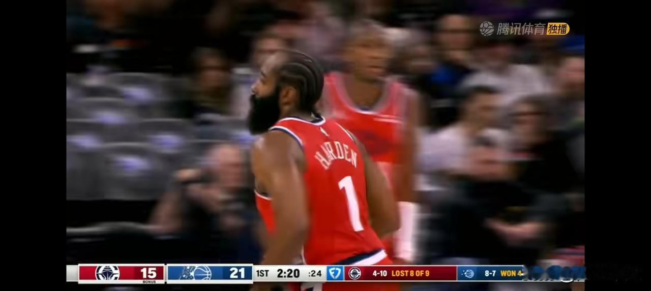 哈登三节31分打卡下班！估计要跑路了，第四节也不打了！
打包伦纳德一块交易去独行