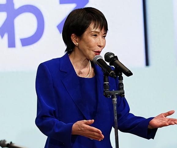 高市早苗天塌了！请天皇站台、拉菲律宾反华，结果被菲总统一个墨镜彻底无视！回头一看