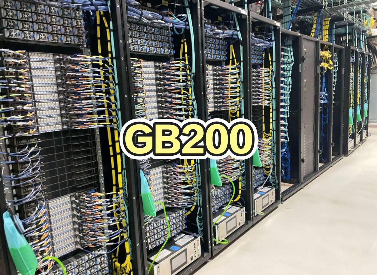 GB200成硬通货了。NVIDIA GB200 NVL72液冷AI计算机柜集群与